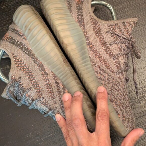 ⬇️PD⬇️ADIDAS YEEZY Boost 350 V2 Beluga 2.0 - Picture 3 of 10